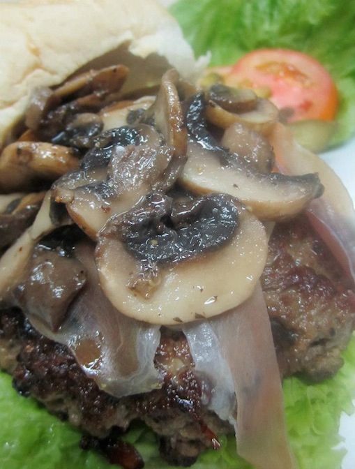 Their Angus Burger topped with Parma ham and sauteed shrooms :) Yuuuuum!